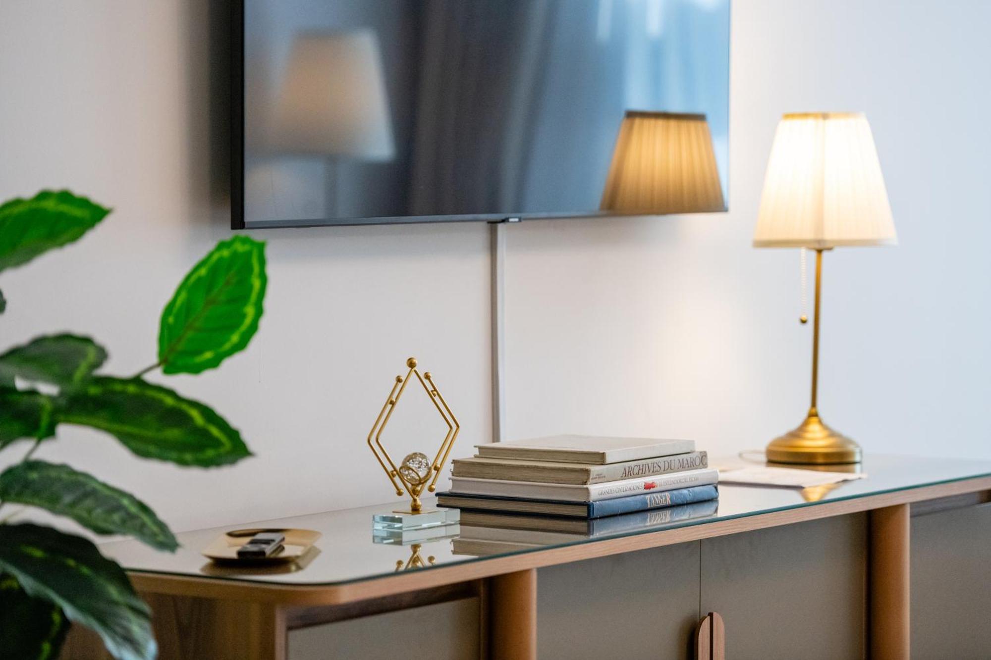 La Suite - Appartement De Luxe Tangier Bagian luar foto